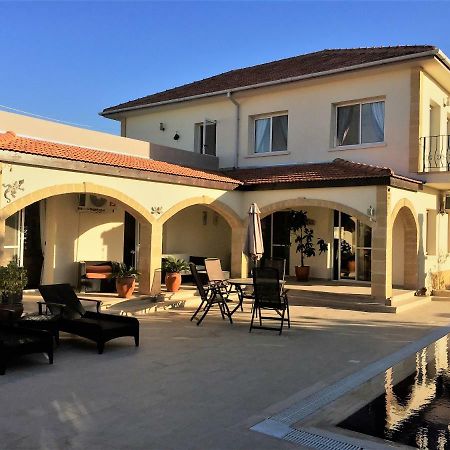 Casa Santos Kyrenia Villa Кирения Екстериор снимка