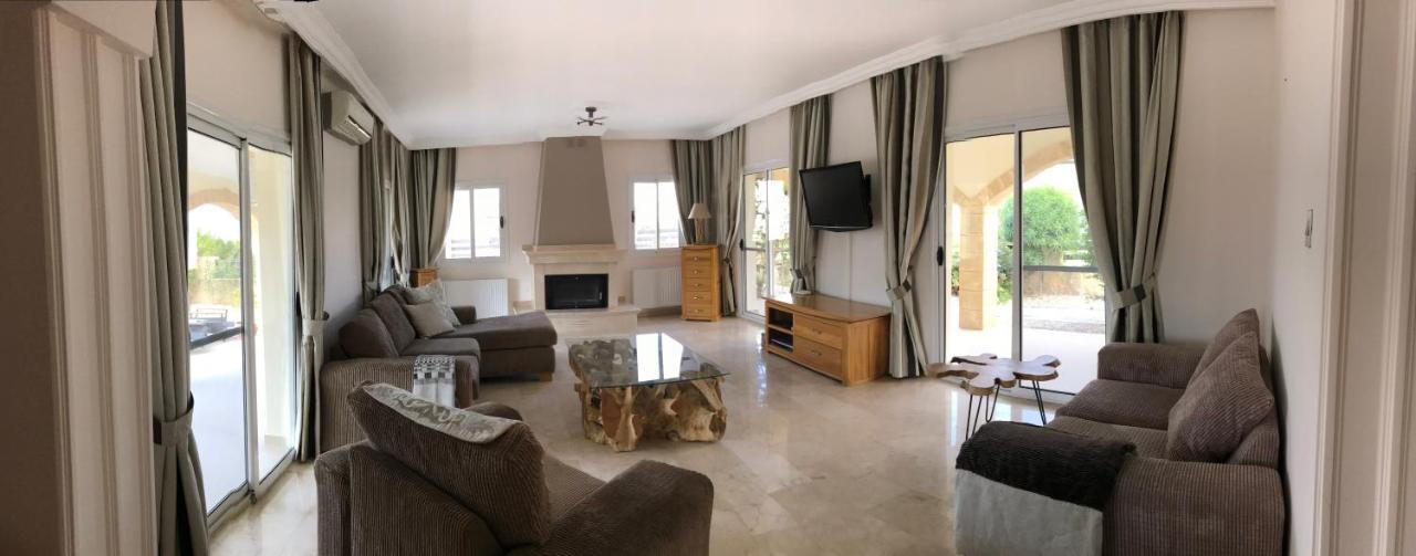 Casa Santos Kyrenia Villa Кирения Екстериор снимка