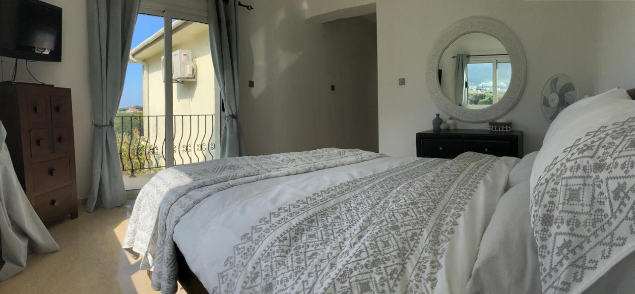 Casa Santos Kyrenia Villa Кирения Екстериор снимка