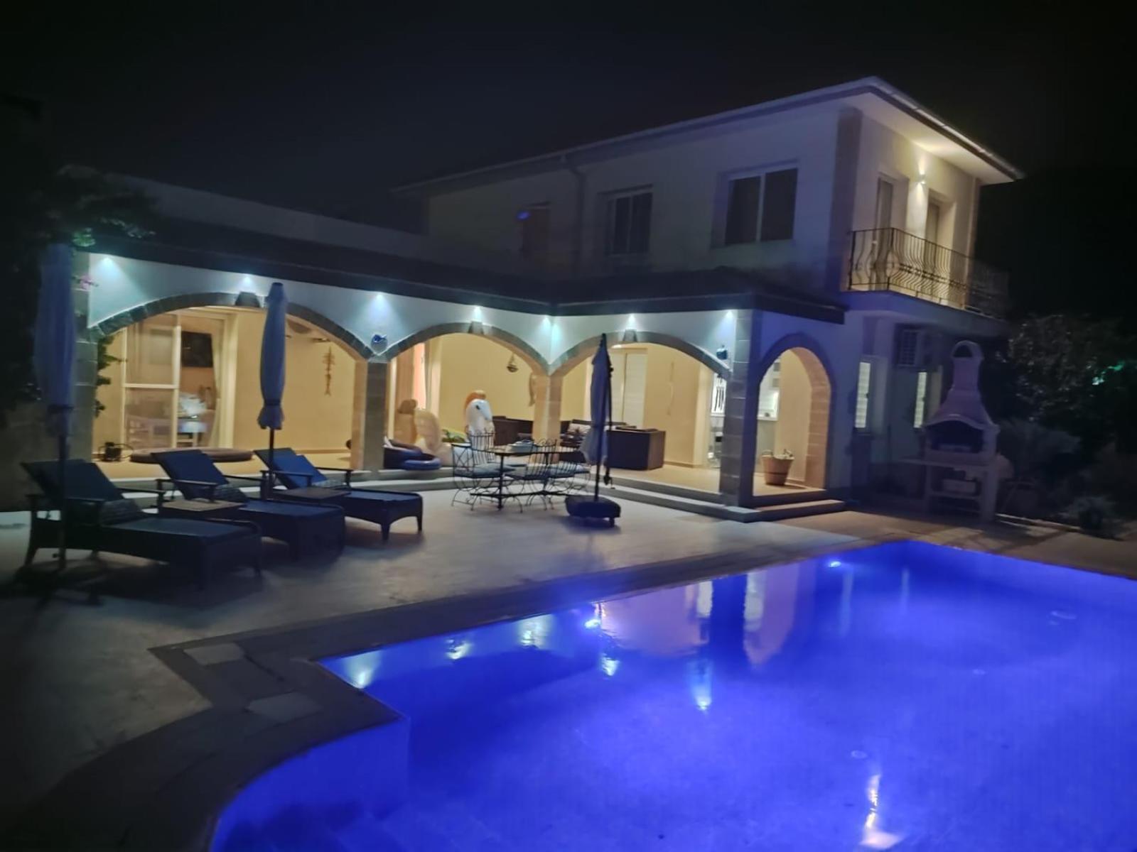 Casa Santos Kyrenia Villa Кирения Екстериор снимка