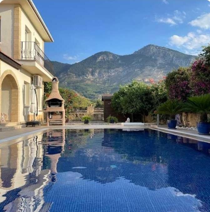 Casa Santos Kyrenia Villa Кирения Екстериор снимка