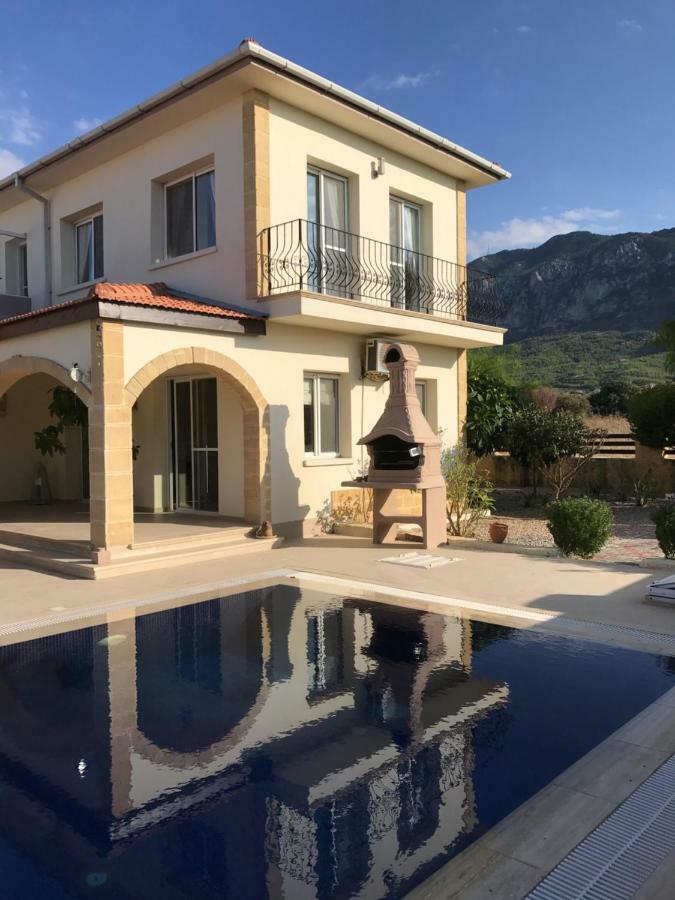 Casa Santos Kyrenia Villa Кирения Екстериор снимка
