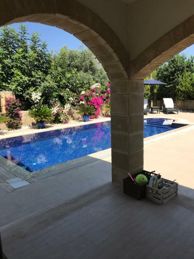 Casa Santos Kyrenia Villa Кирения Екстериор снимка